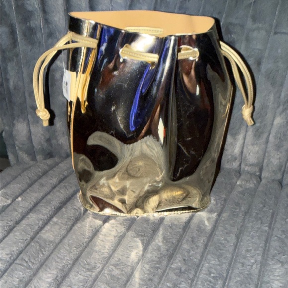 BNWT Bath & Body Works Gold Metallic Drawstring Bucket Bag - Picture 4 of 6
